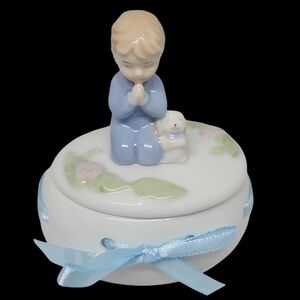 COSMOS porcelain praying boy Keepsake box